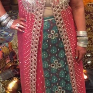 Dresses like new for 225$